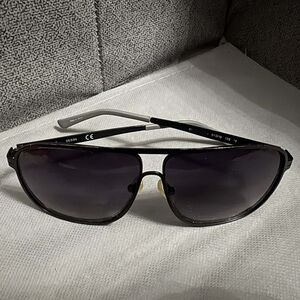 GUESS Dark-Tinted Aviator Sunglasses